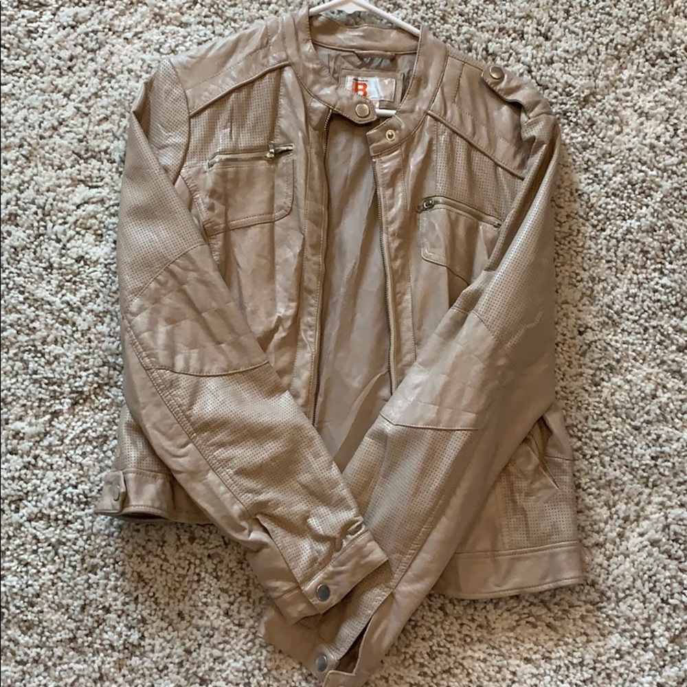Women’s taupe colored jacket leather